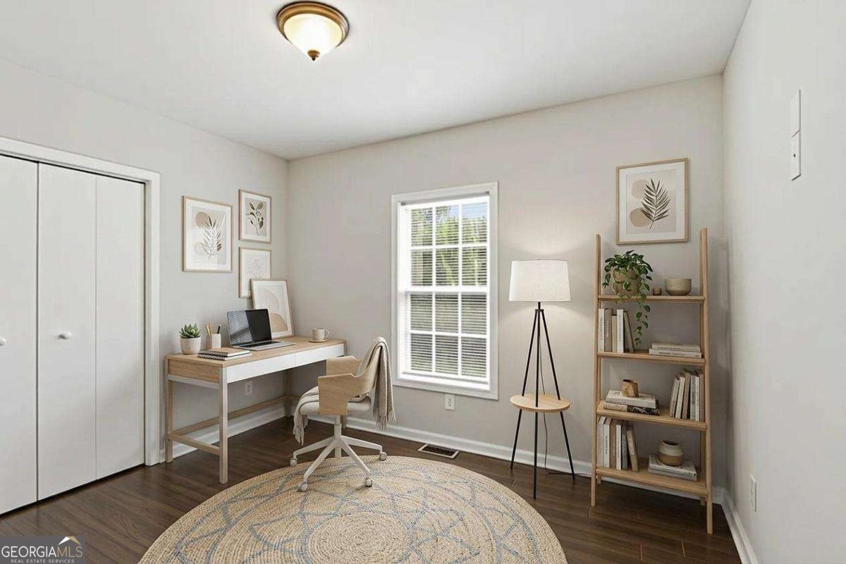 211 First Street Property Photo 7