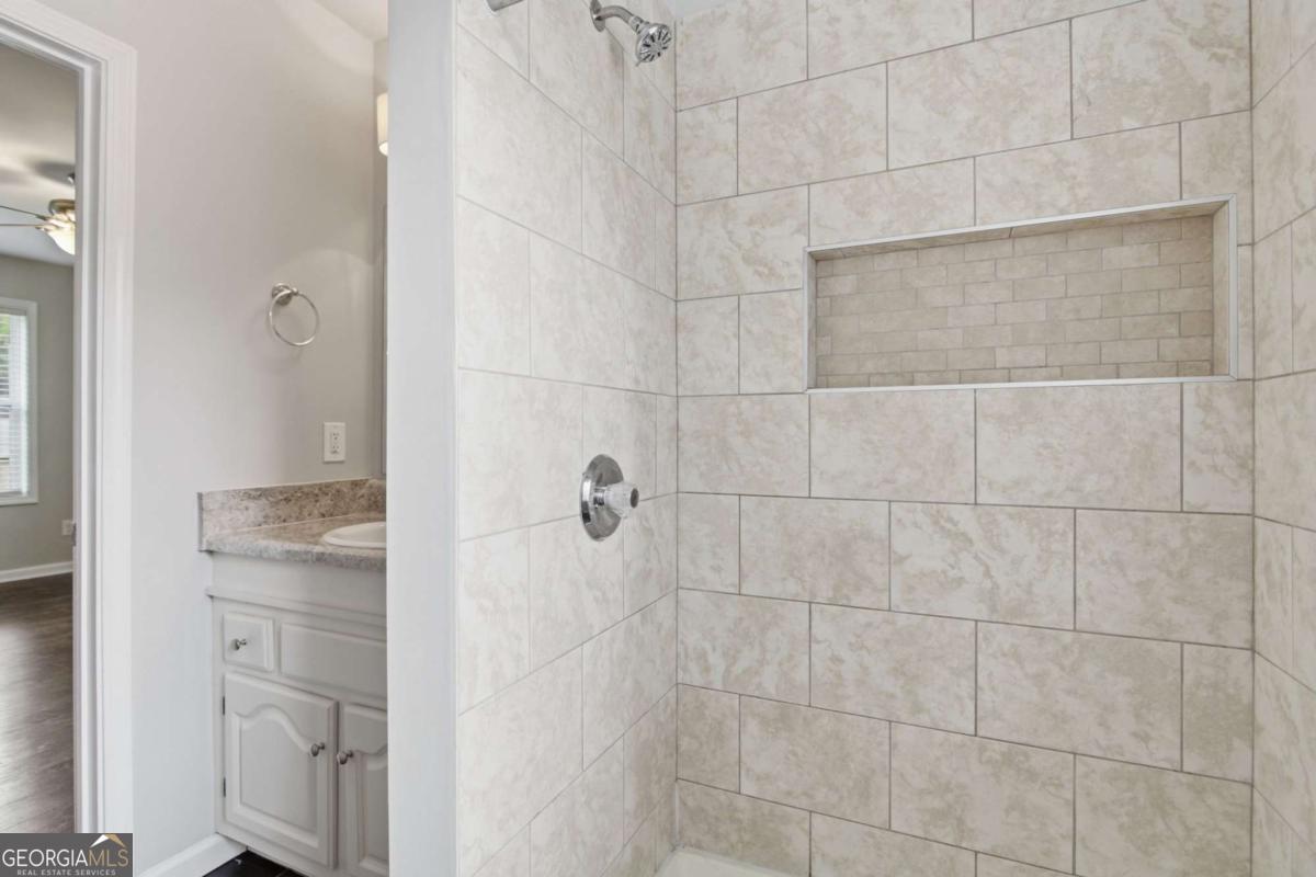 211 First Street Property Photo 22
