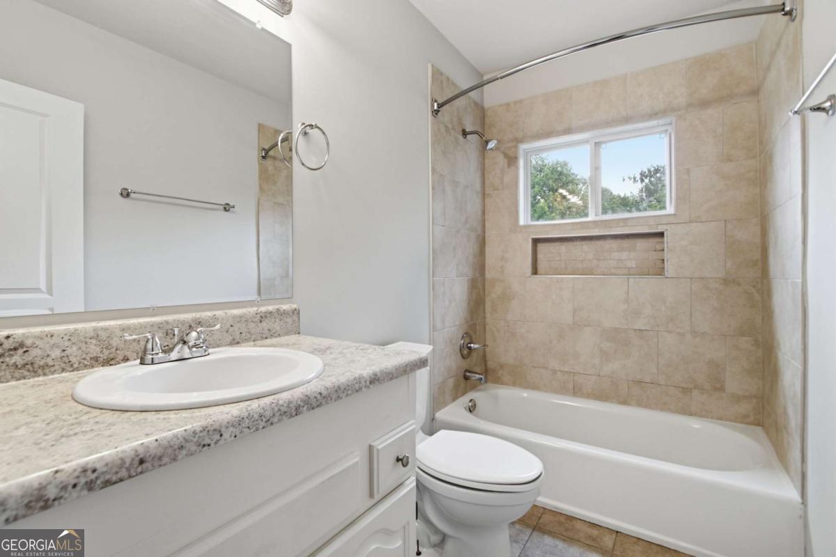 211 First Street Property Photo 23