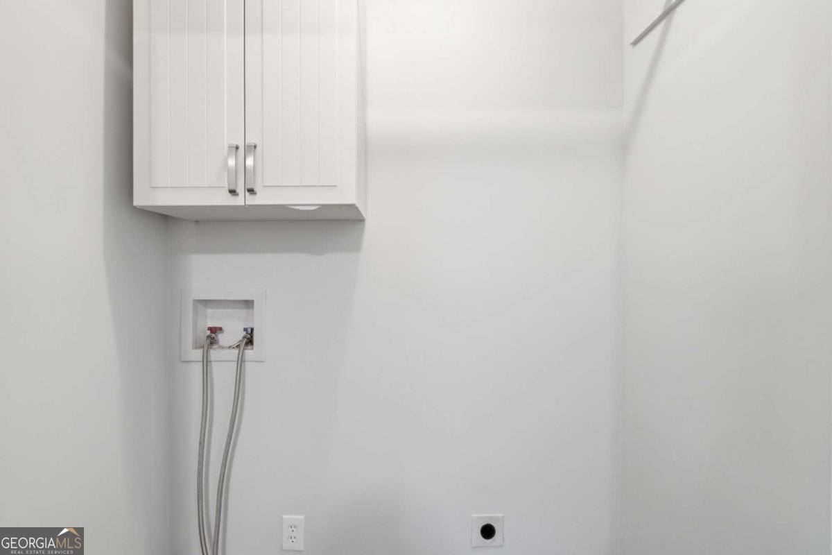 211 First Street Property Photo 24