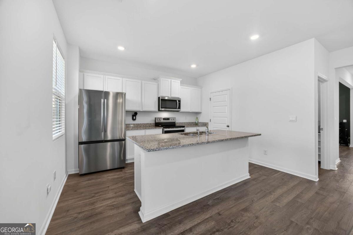 1740 Middle Brook Drive Property Photo 8