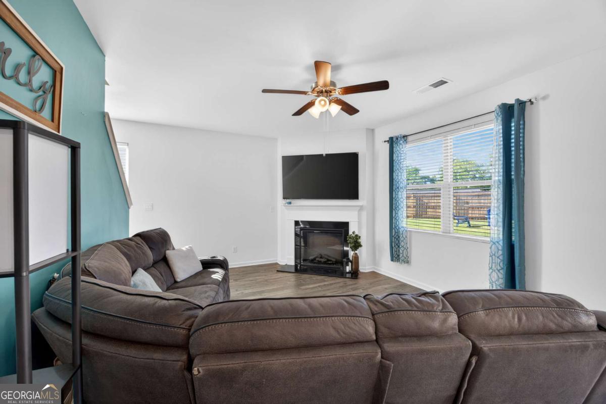 1740 Middle Brook Drive Property Photo 12