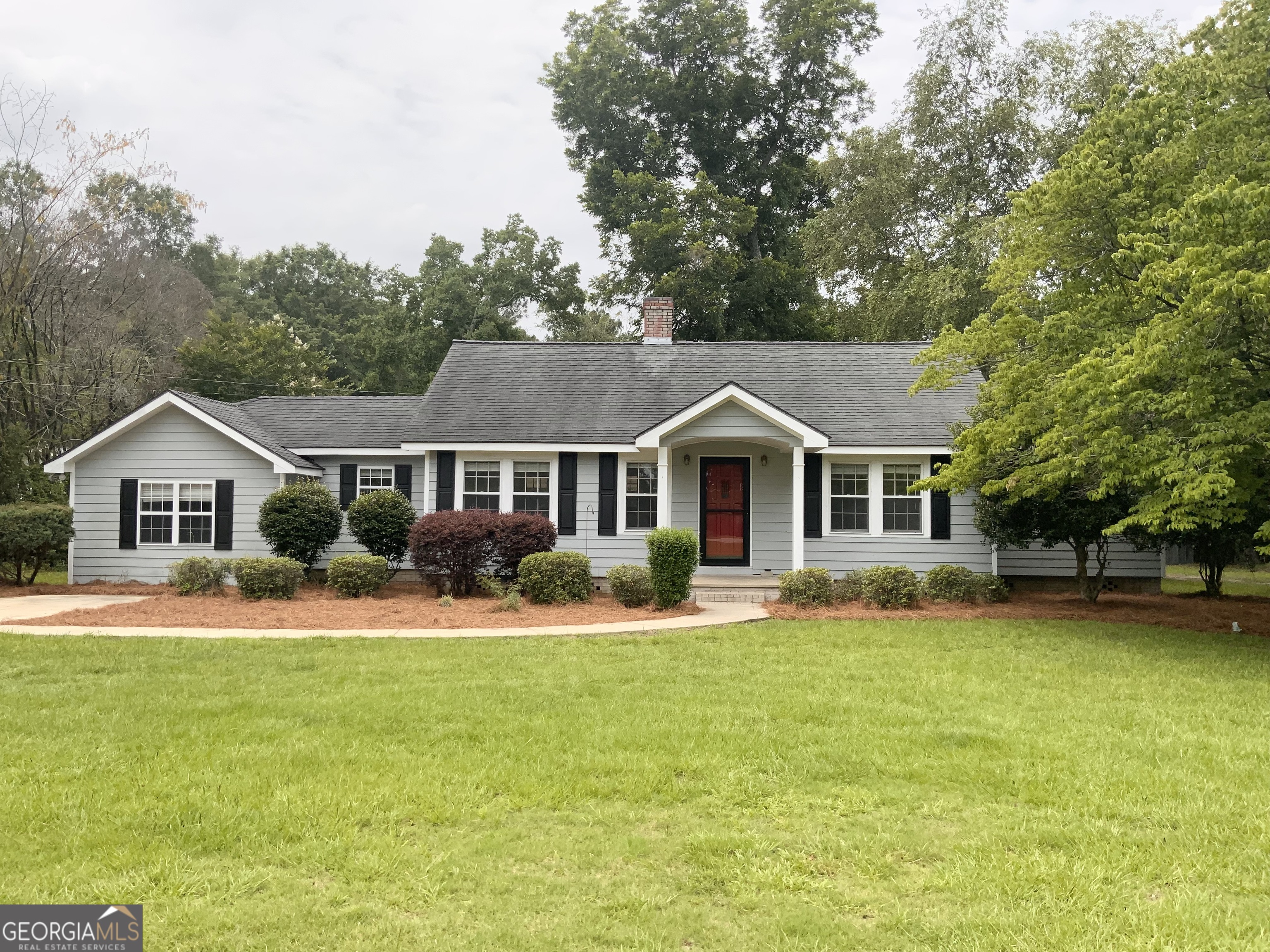 915 Cedar Street Property Photo 1