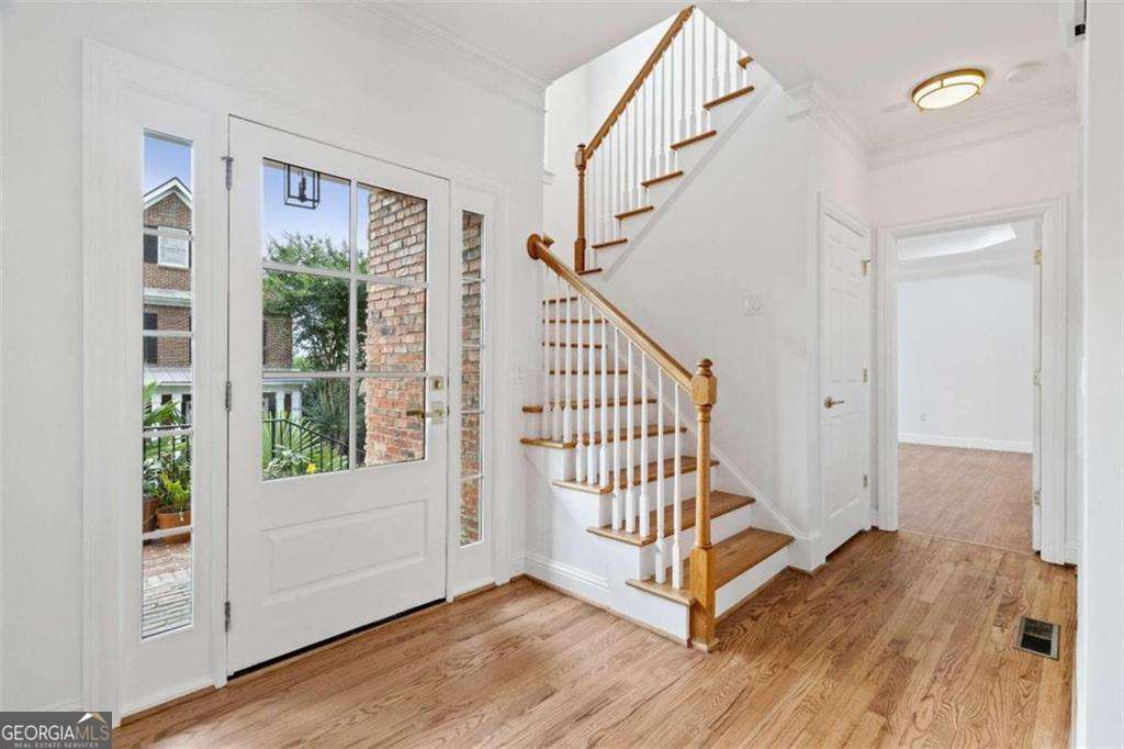 1711 Summit Glen Lane Ne Property Photo 4