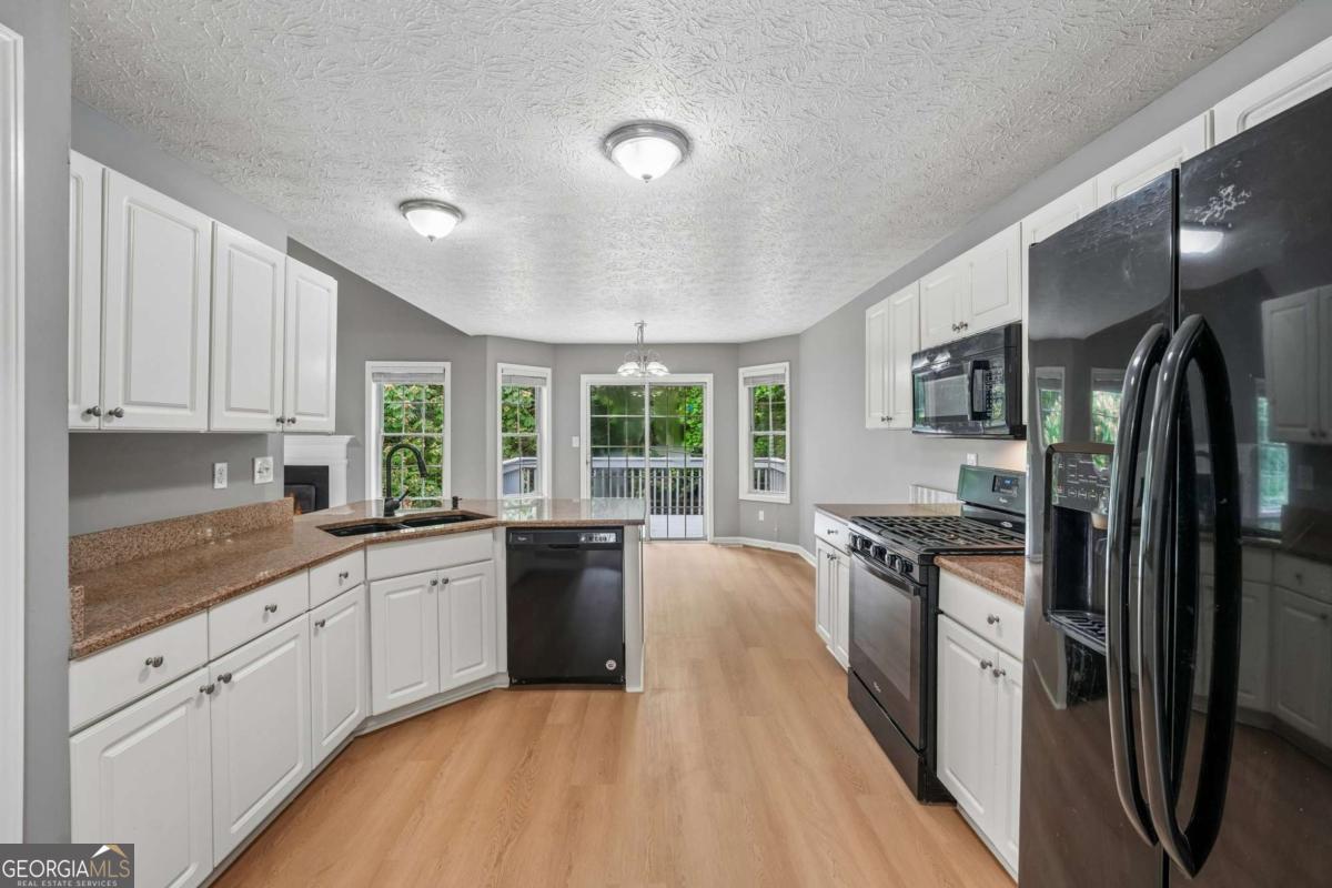 209 Eagle Glen Court Property Photo 8