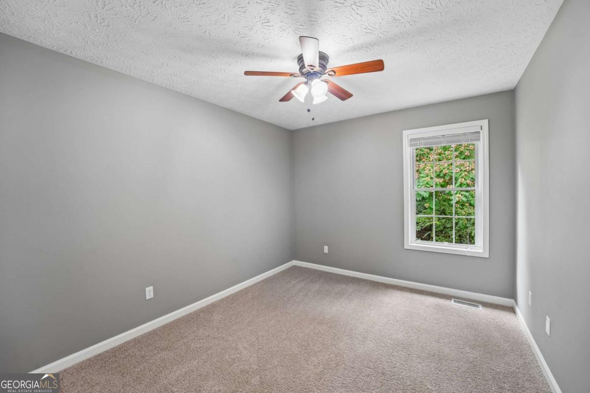 209 Eagle Glen Court Property Photo 18