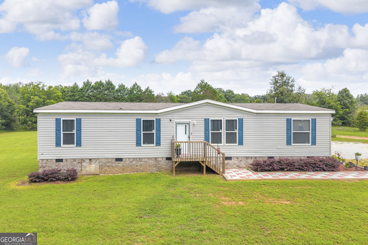 127 Georgia Drive Property Photo 1