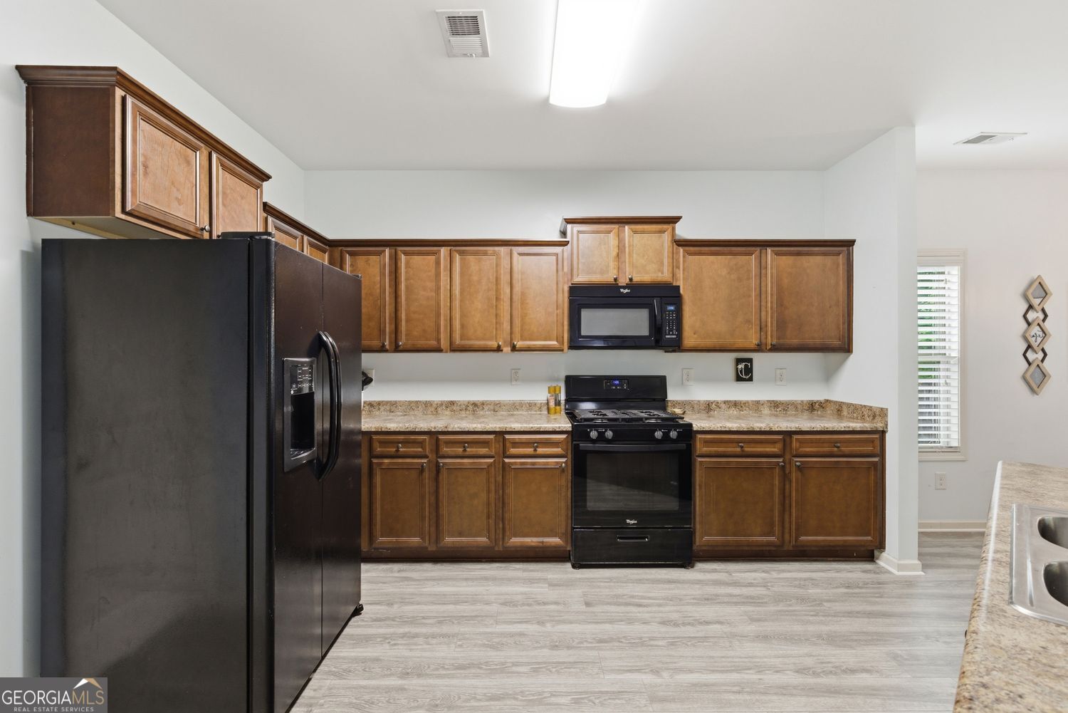1048 Sutherland Drive Property Photo 15