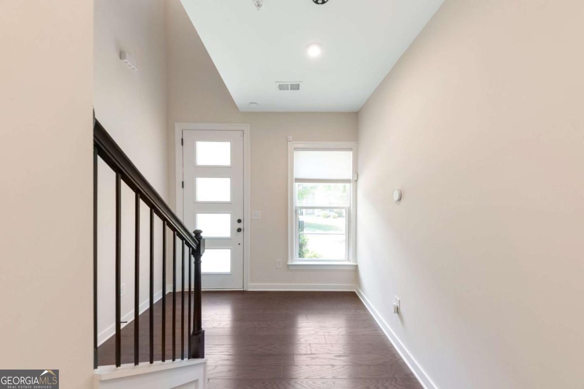 2130 Holtz Lane Property Photo 4