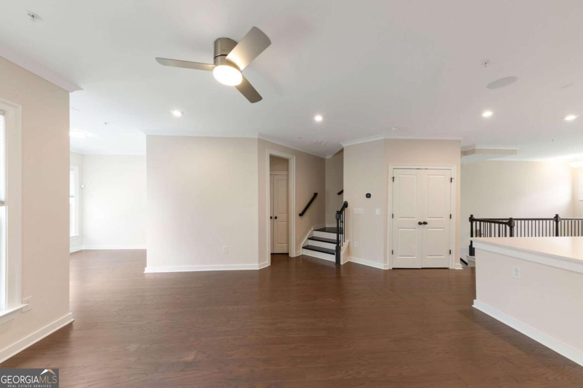 2130 Holtz Lane Property Photo 19