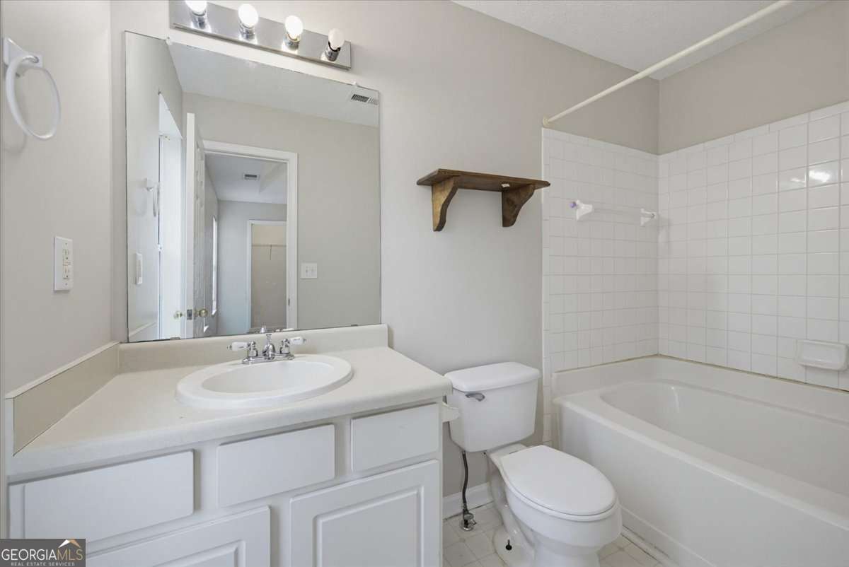 26 Hampton Drive Property Photo 18