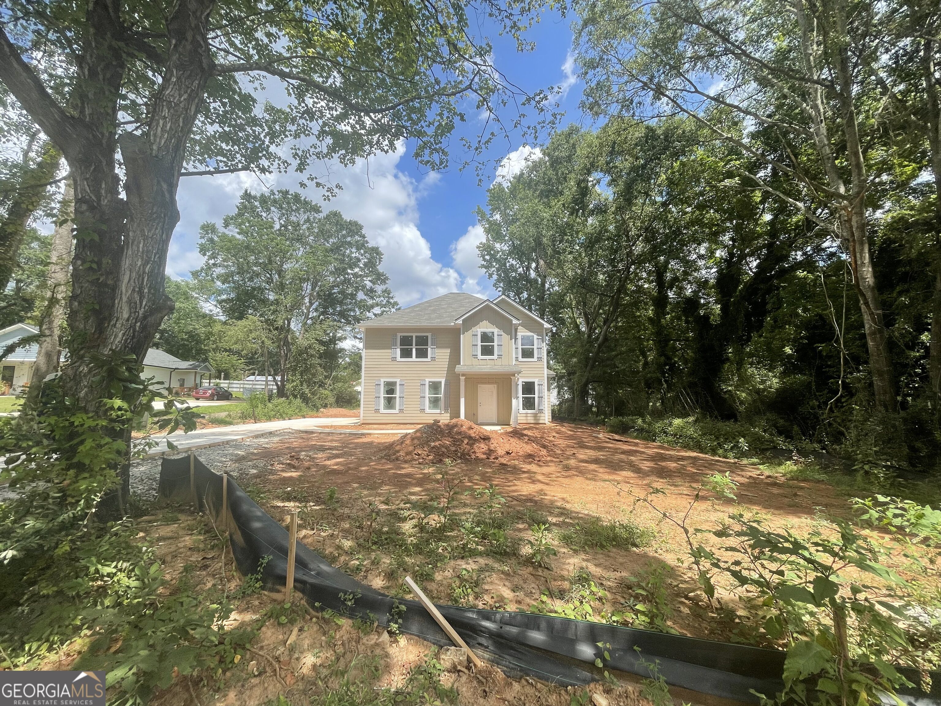 11 E Reynolds Street Property Photo 4