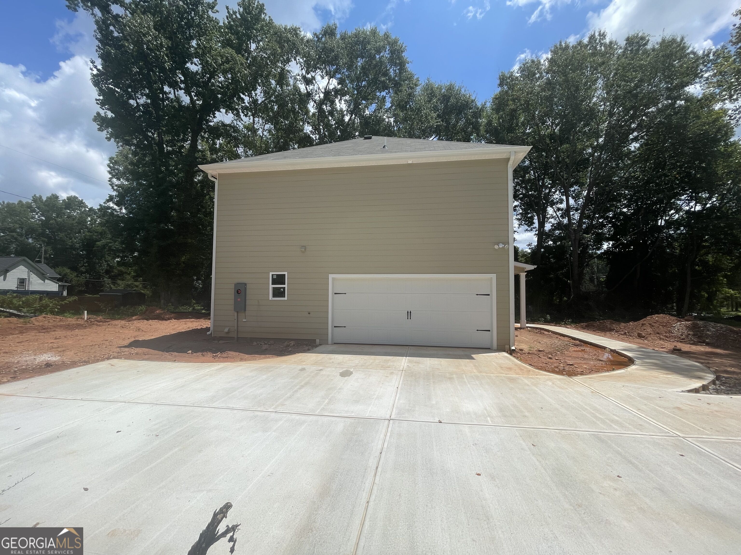 11 E Reynolds Street Property Photo 6