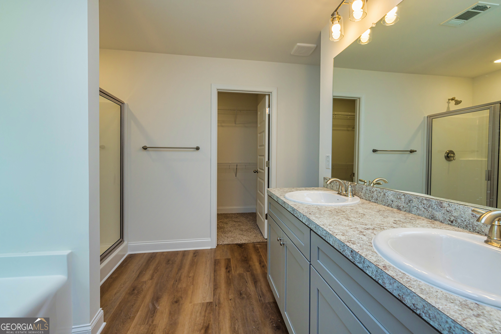 11 E Reynolds Street Property Photo 31