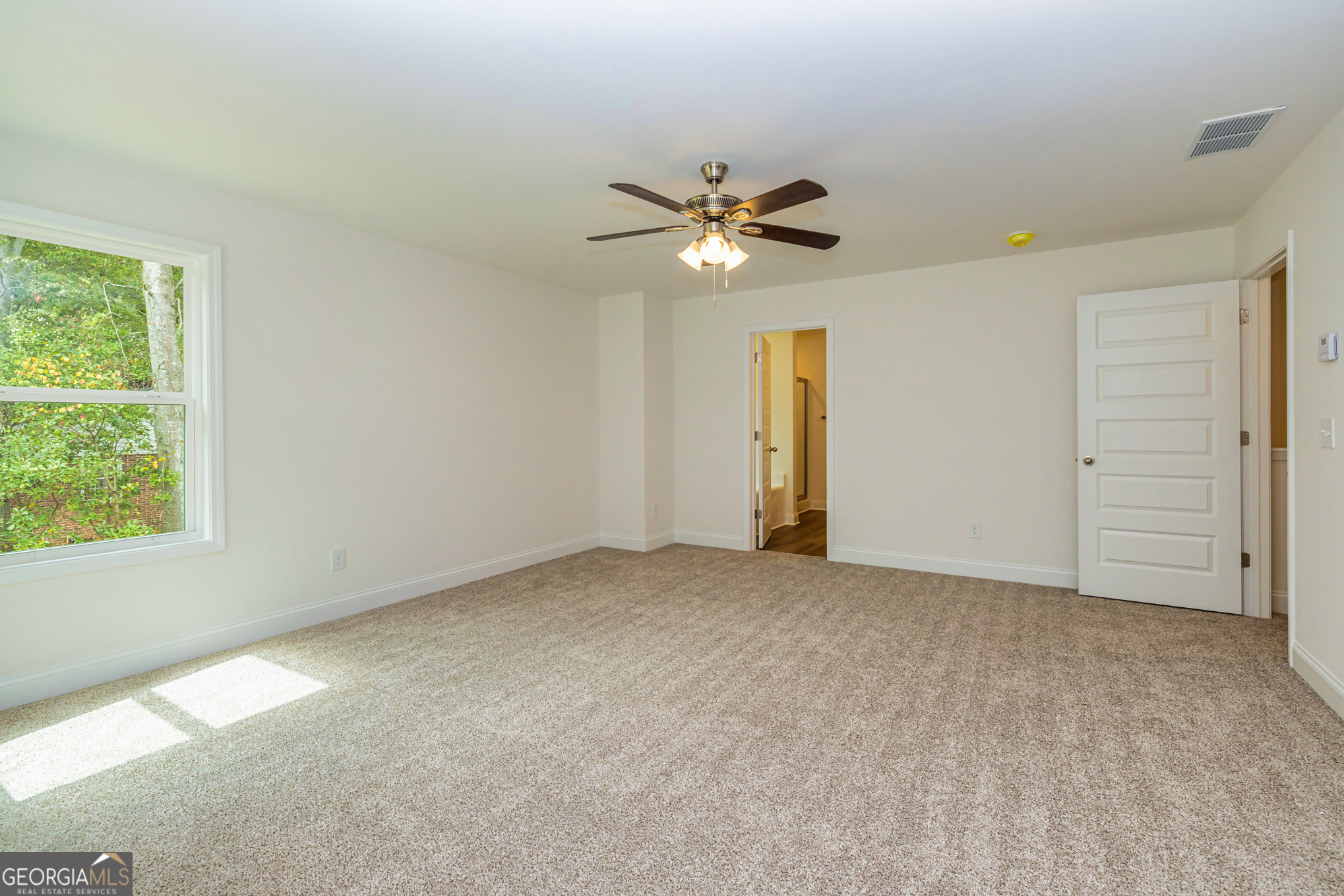 11 E Reynolds Street Property Photo 34