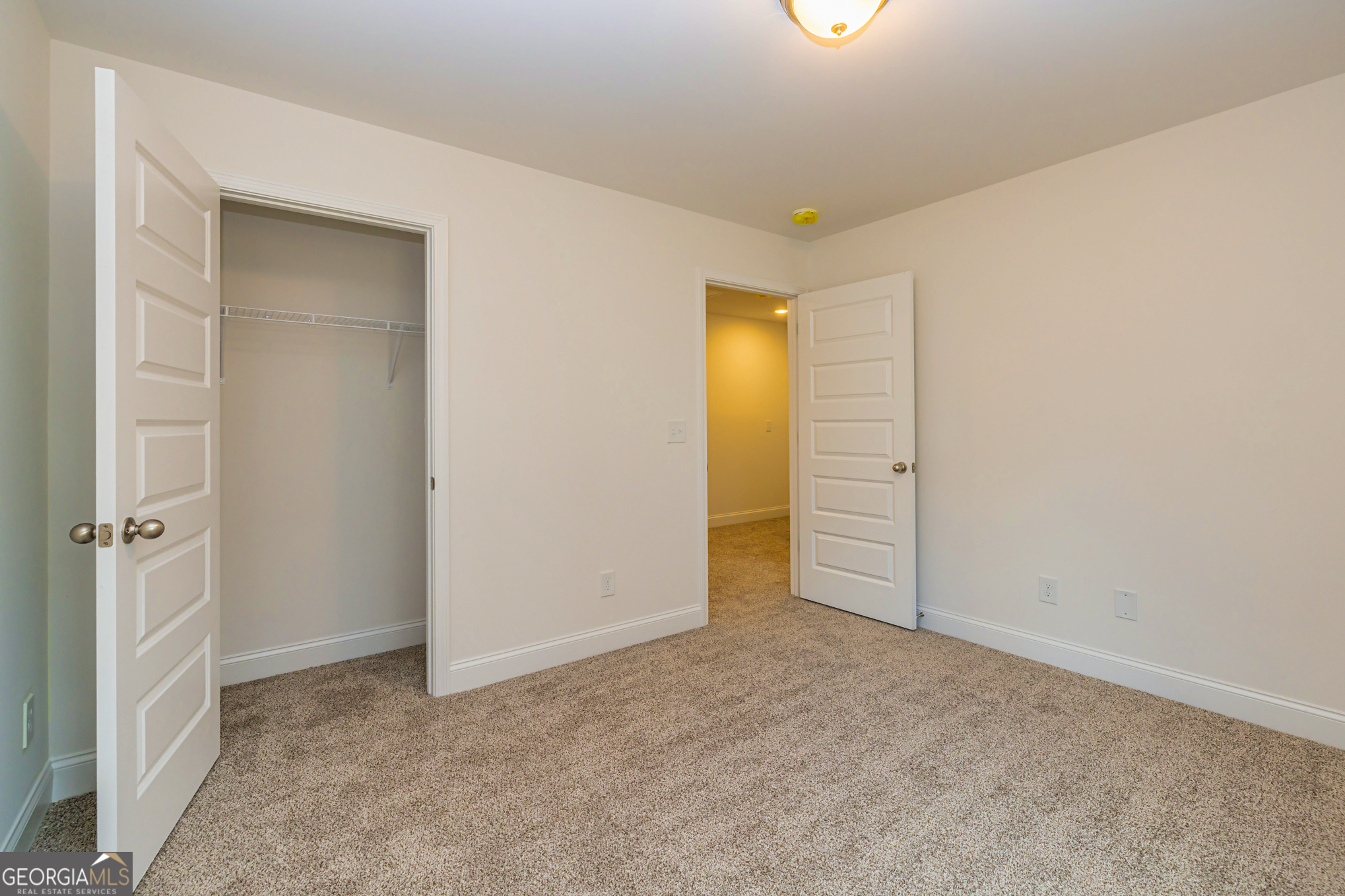 11 E Reynolds Street Property Photo 38