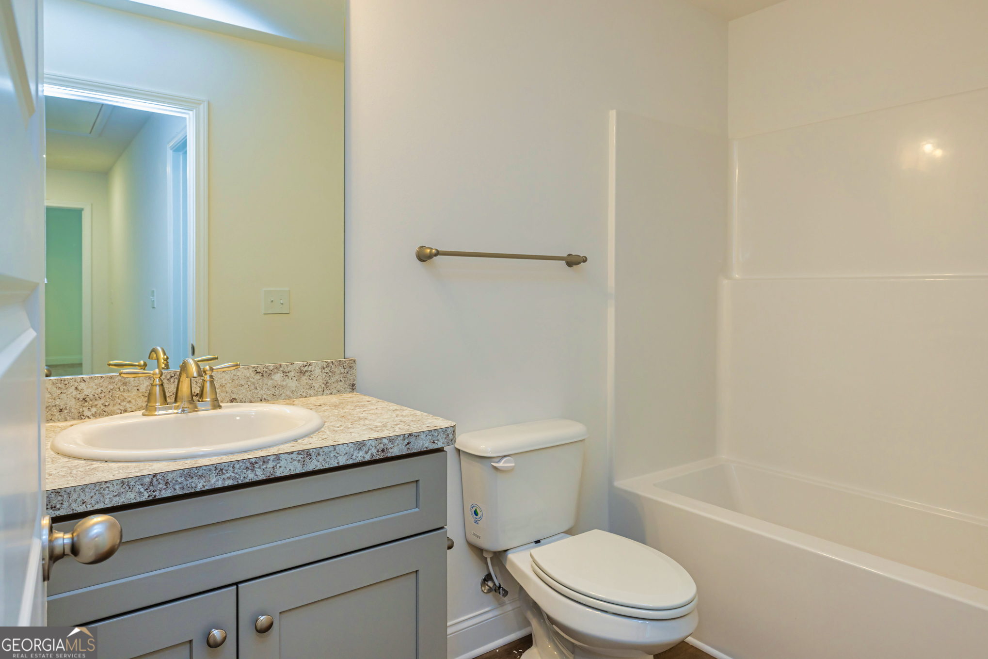 11 E Reynolds Street Property Photo 39