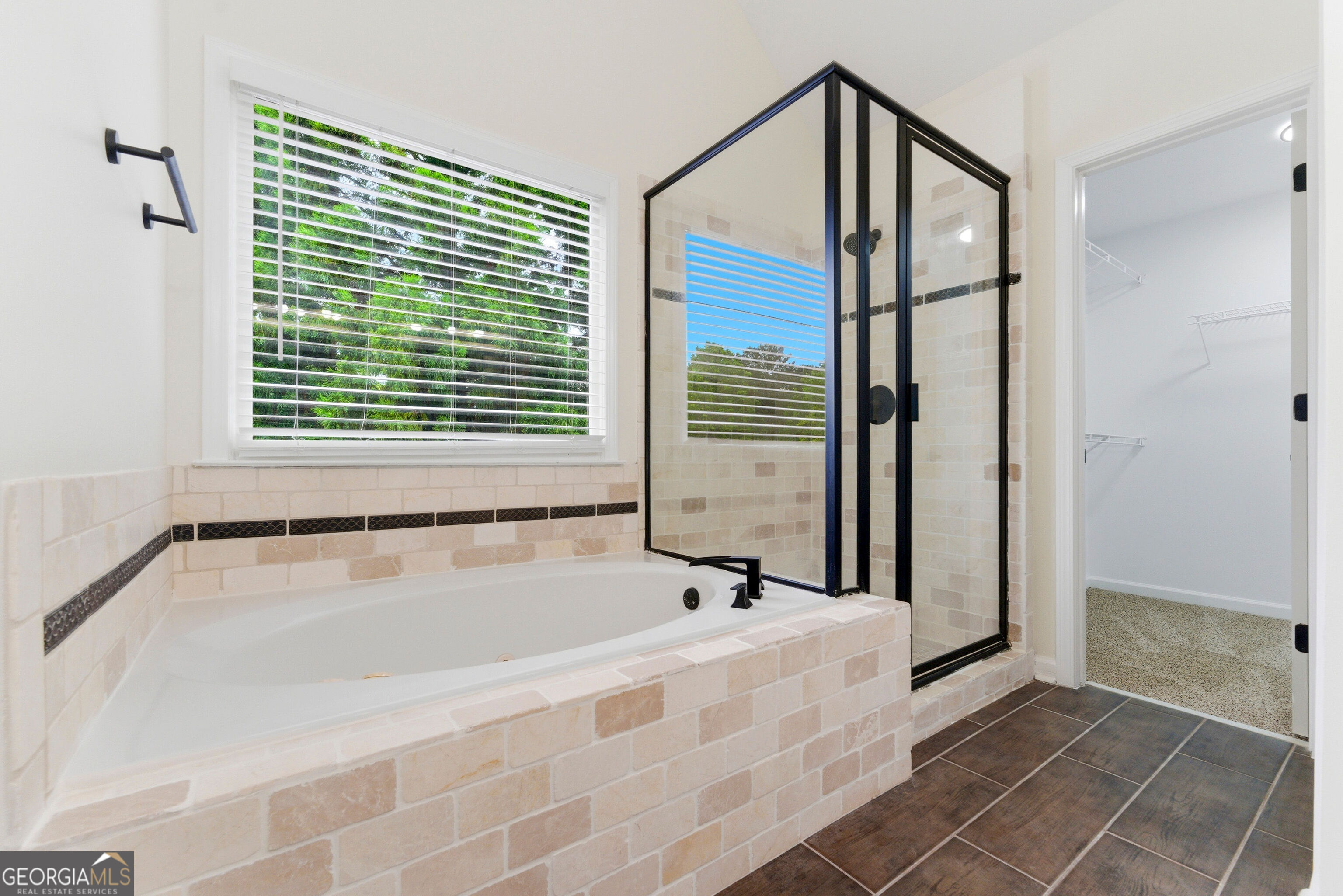 101 Copper Trail Property Photo 5