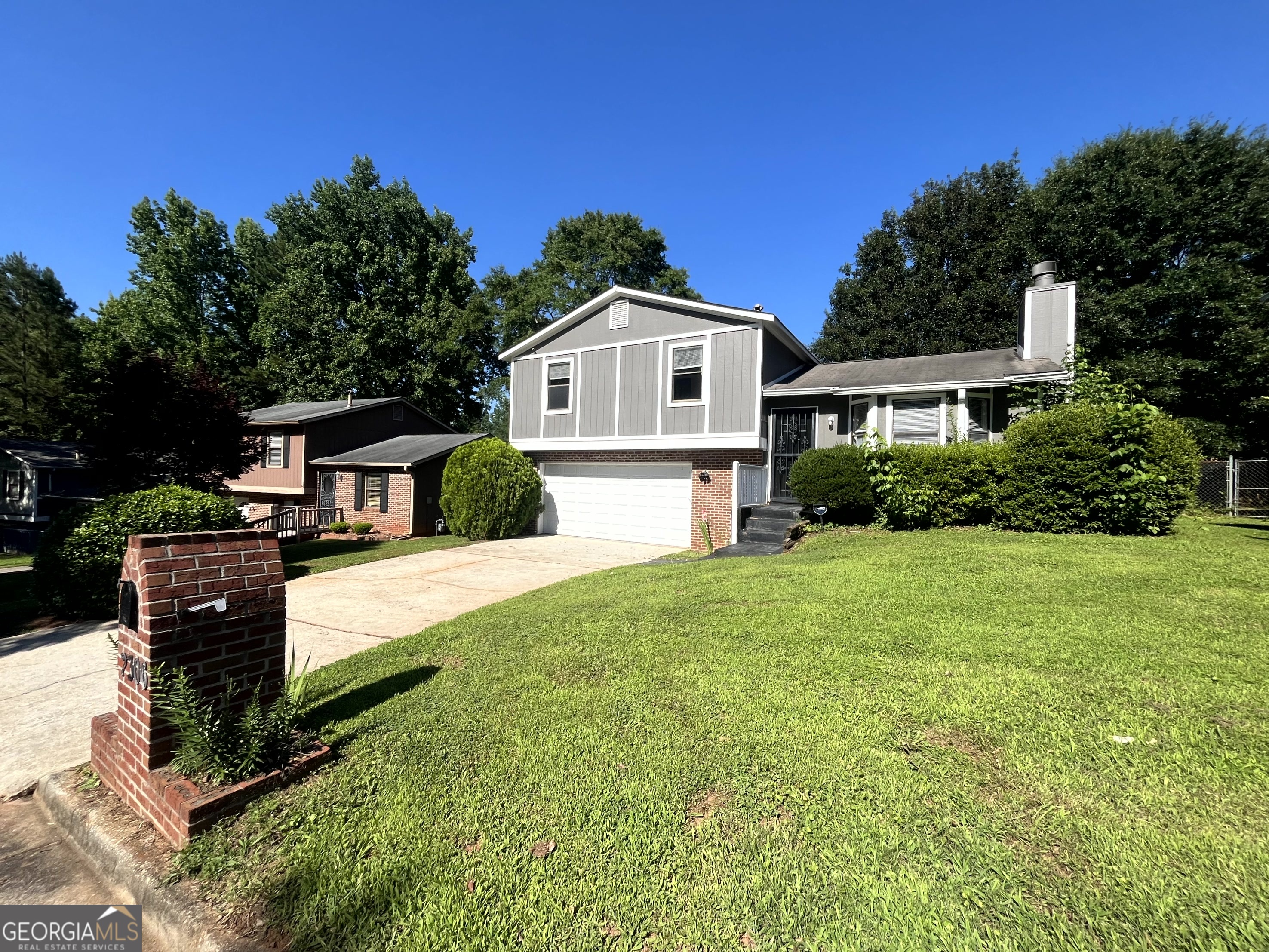 2306 Ramblewood Circle Property Photo 1