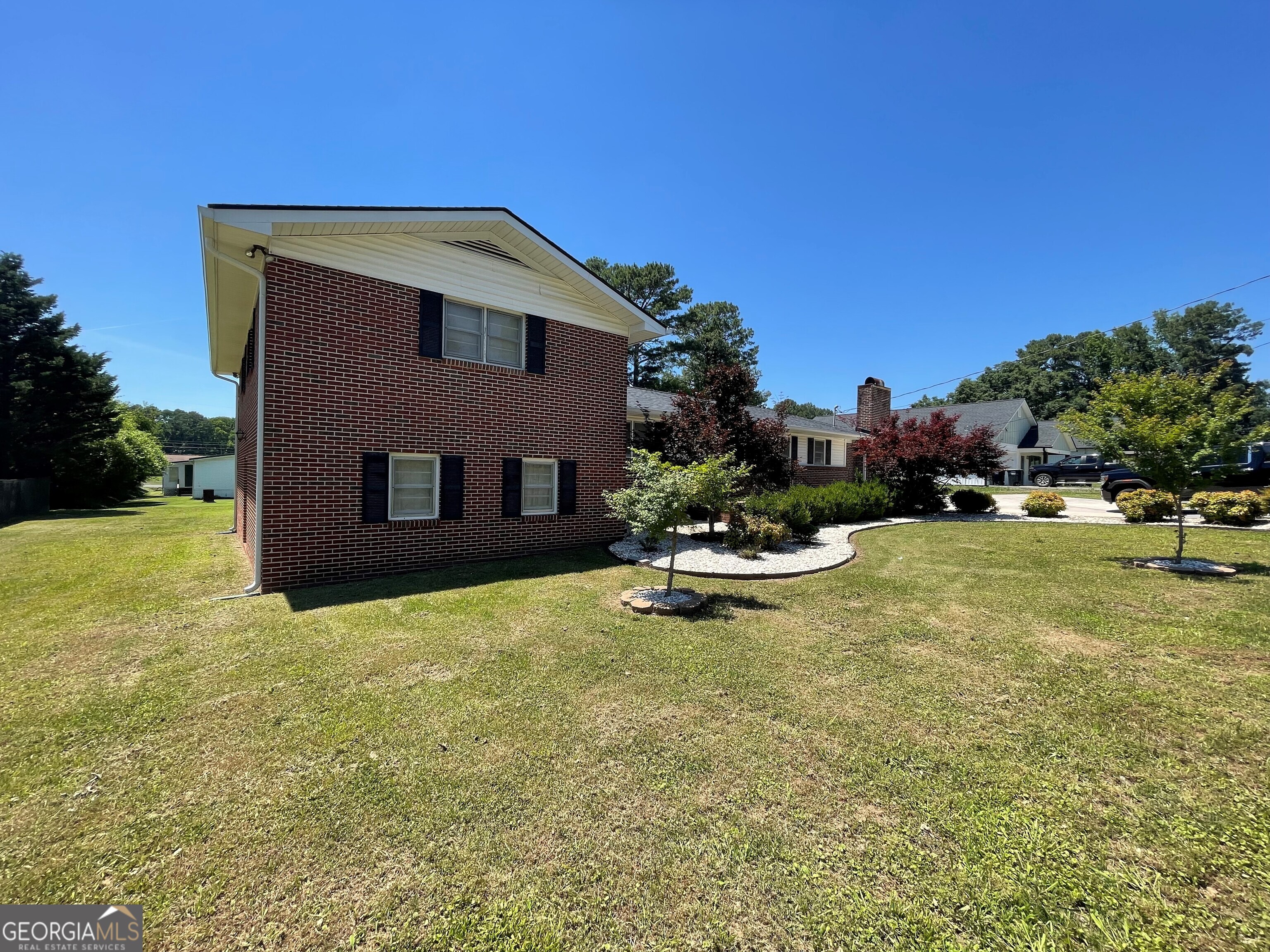 51 Lyons Drive Nw Property Photo 2