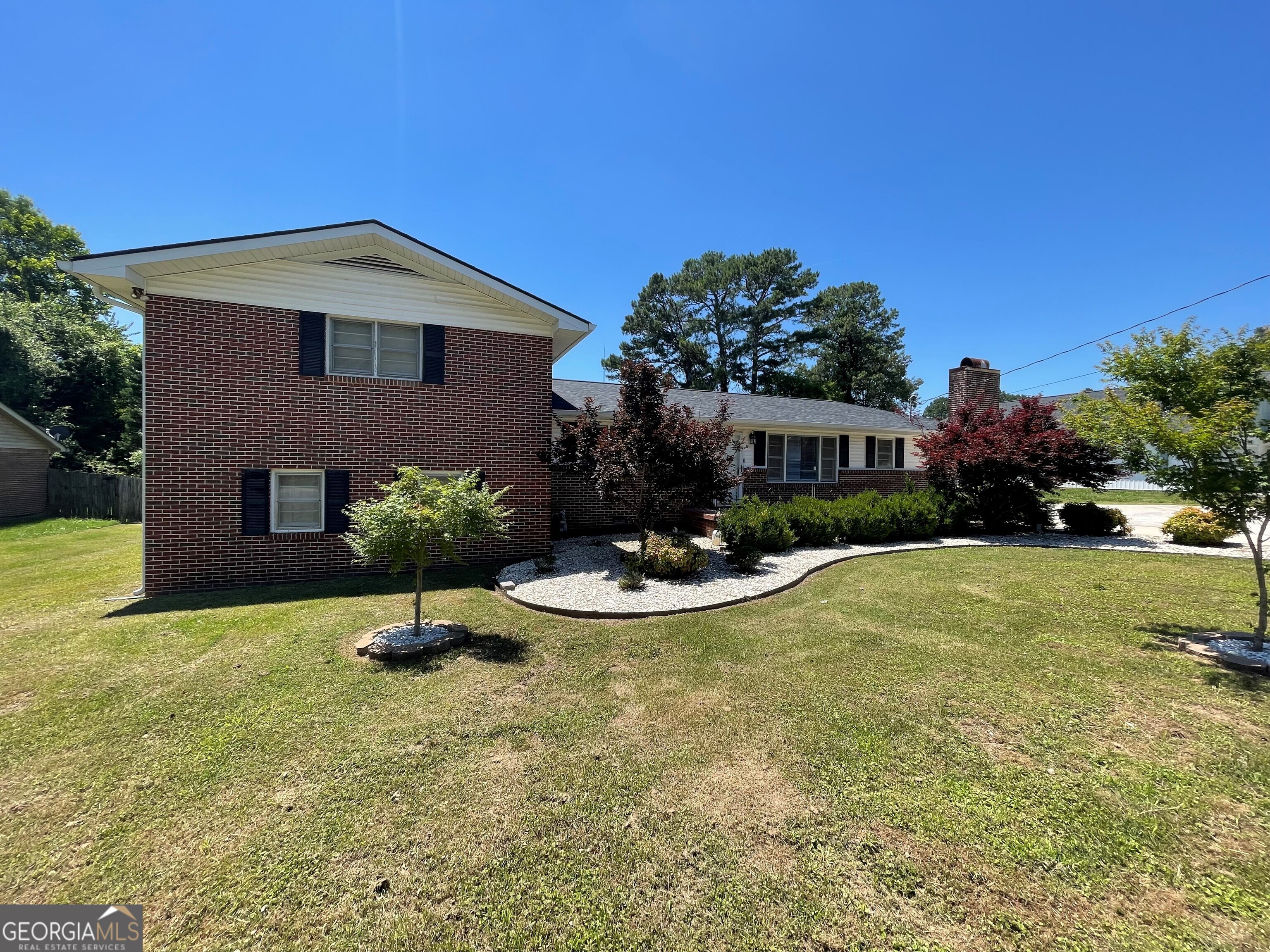 51 Lyons Drive Nw Property Photo 3