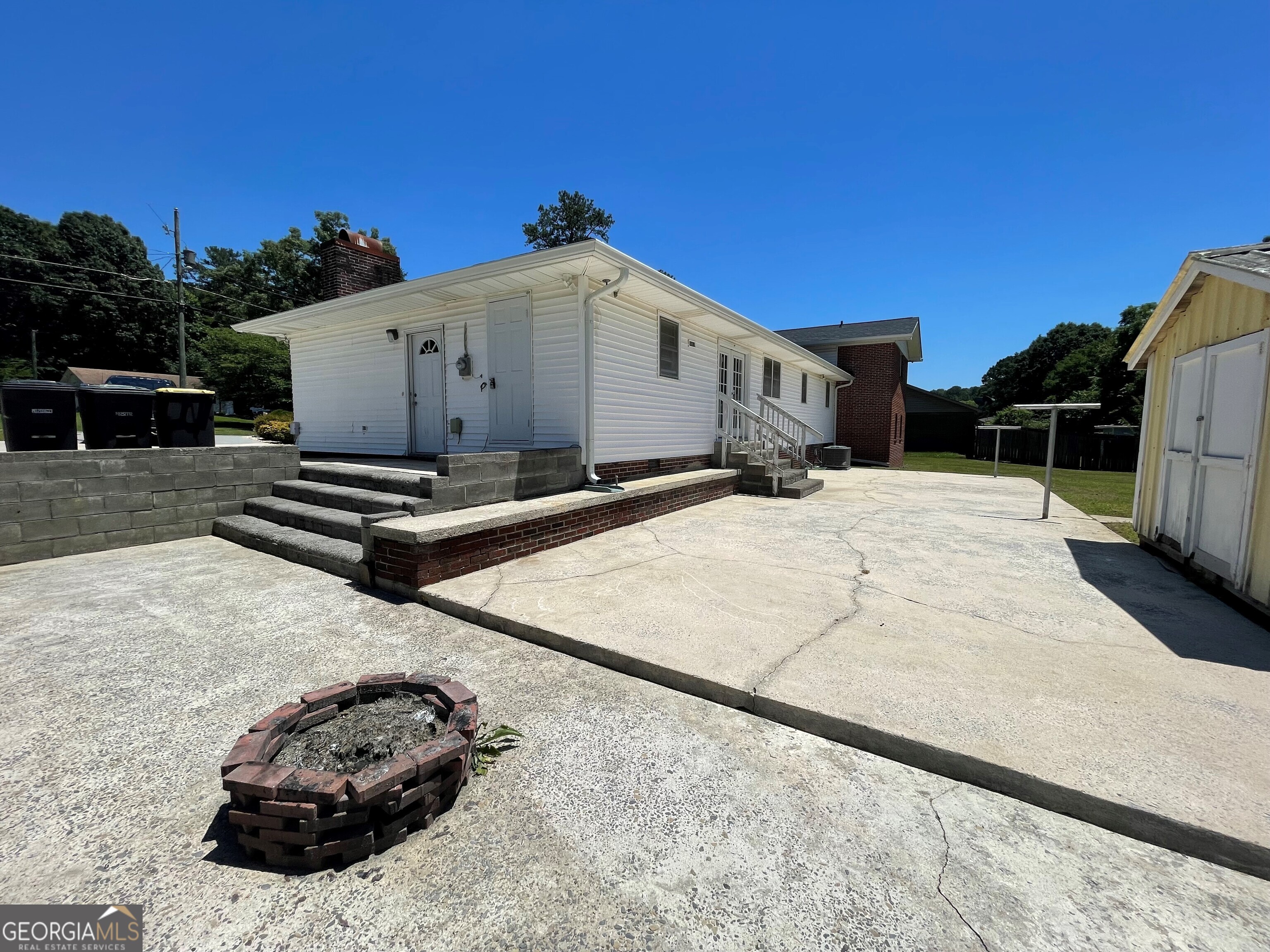 51 Lyons Drive Nw Property Photo 5