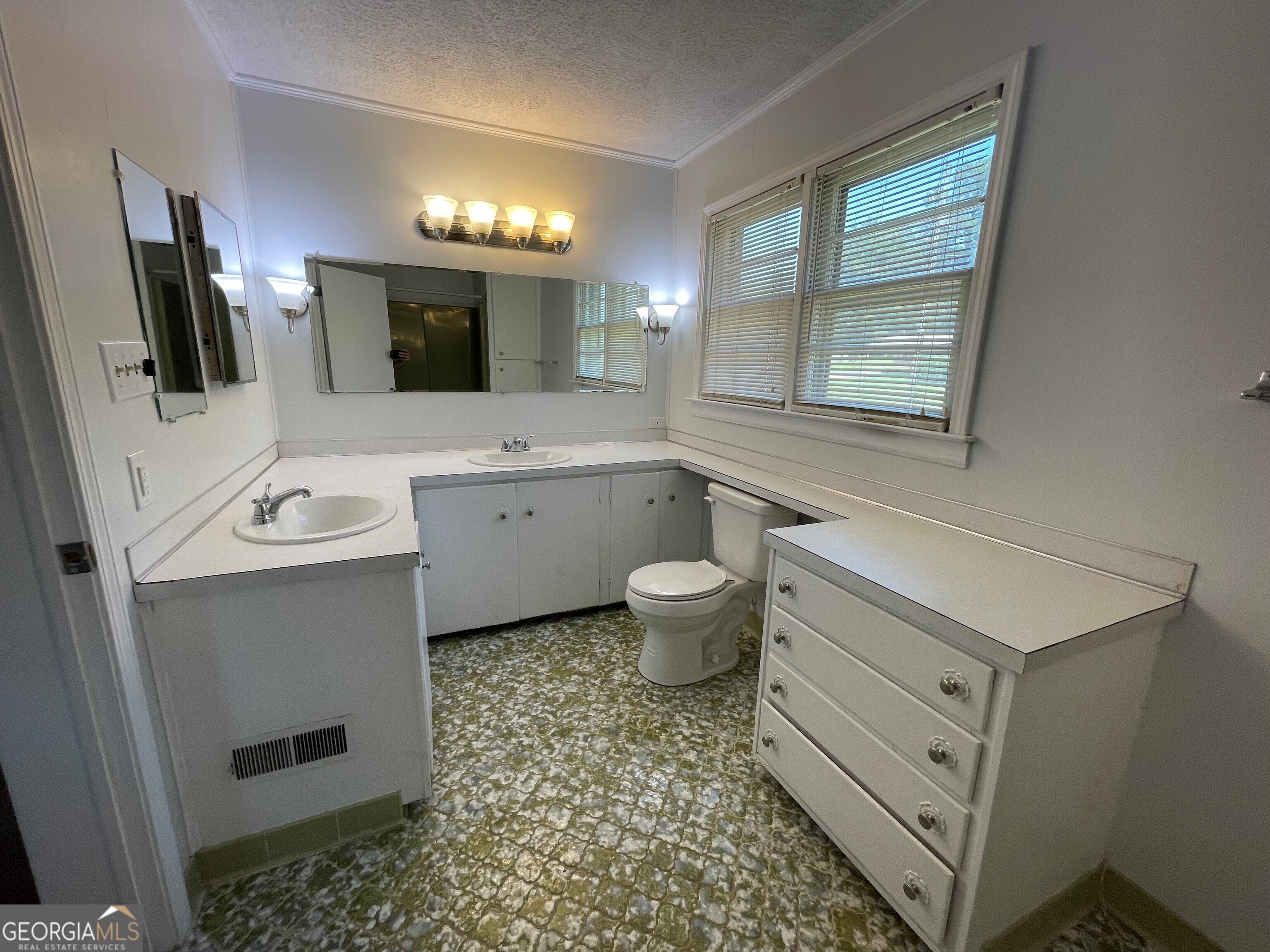 51 Lyons Drive Nw Property Photo 37