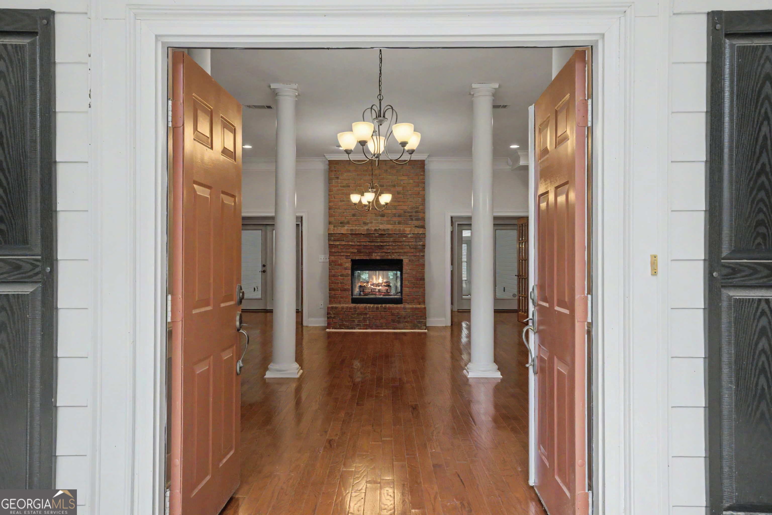 107 Cameron Pointe Drive Property Photo 6