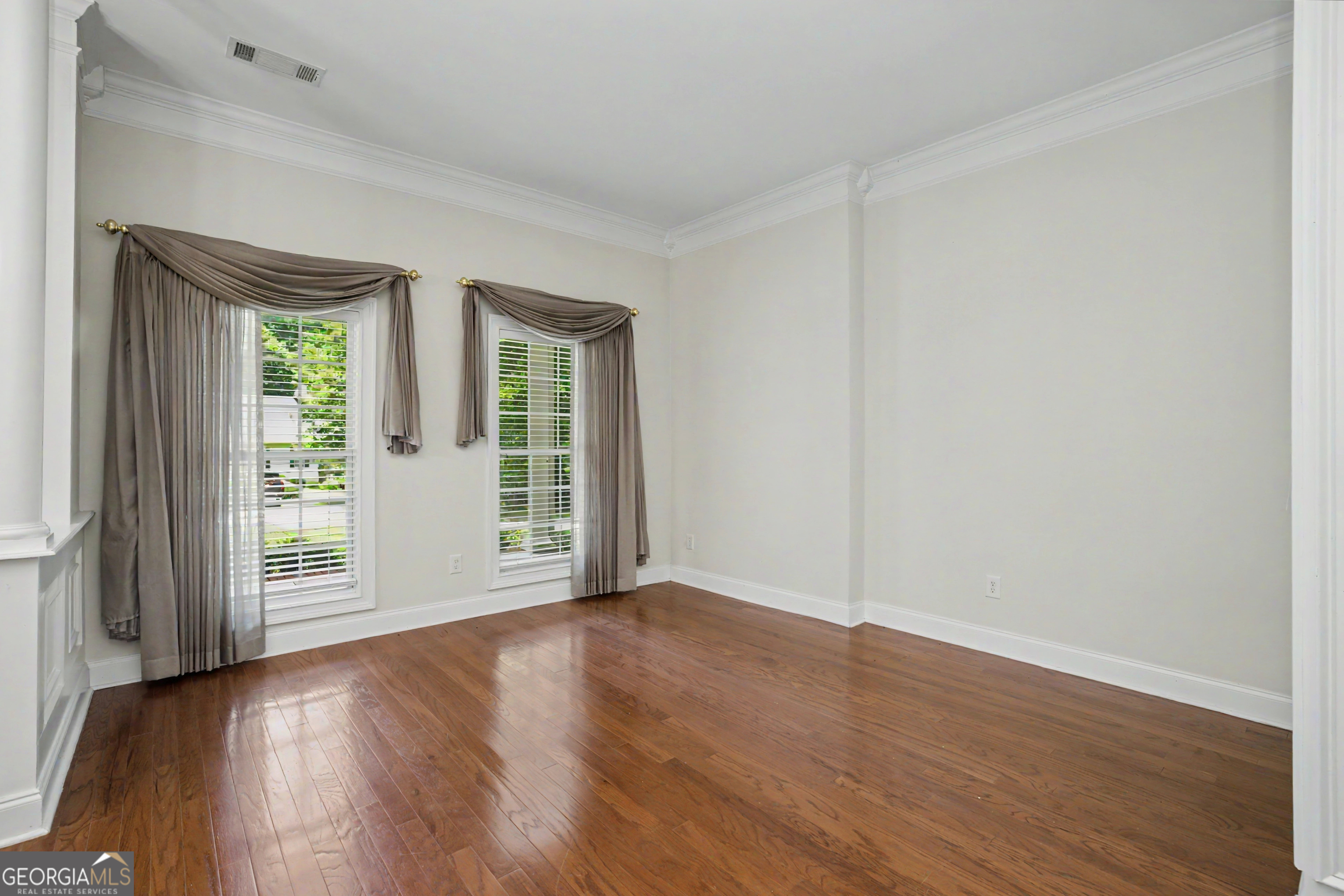 107 Cameron Pointe Drive Property Photo 13