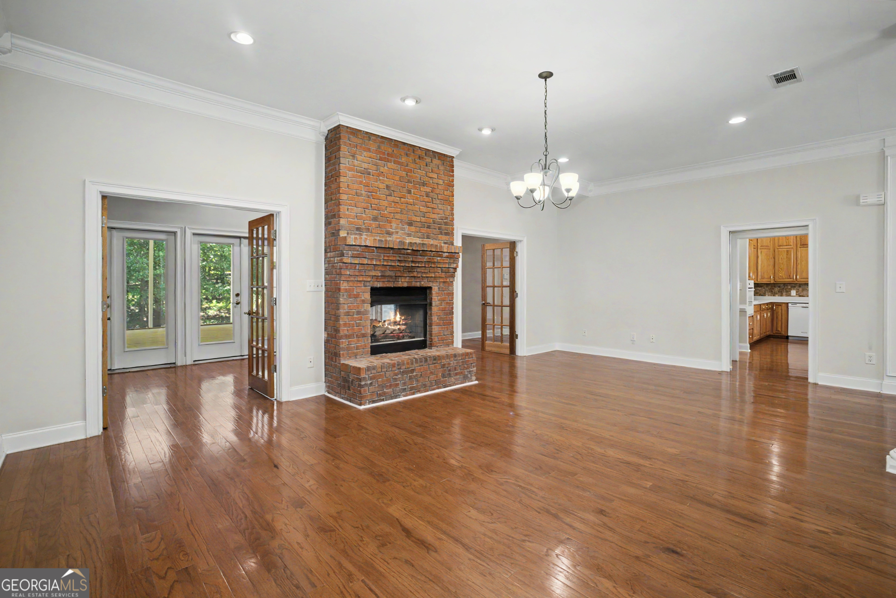 107 Cameron Pointe Drive Property Photo 14