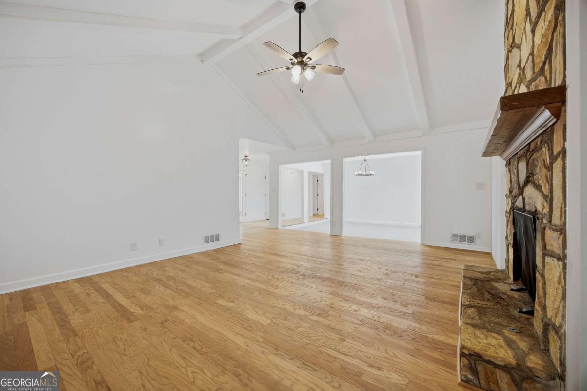 495 Knoll Woods Drive Property Photo 6