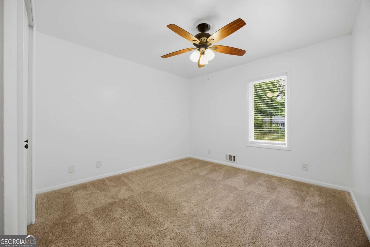 495 Knoll Woods Drive Property Photo 13