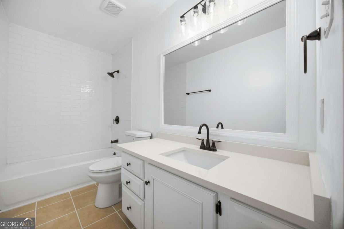 495 Knoll Woods Drive Property Photo 15