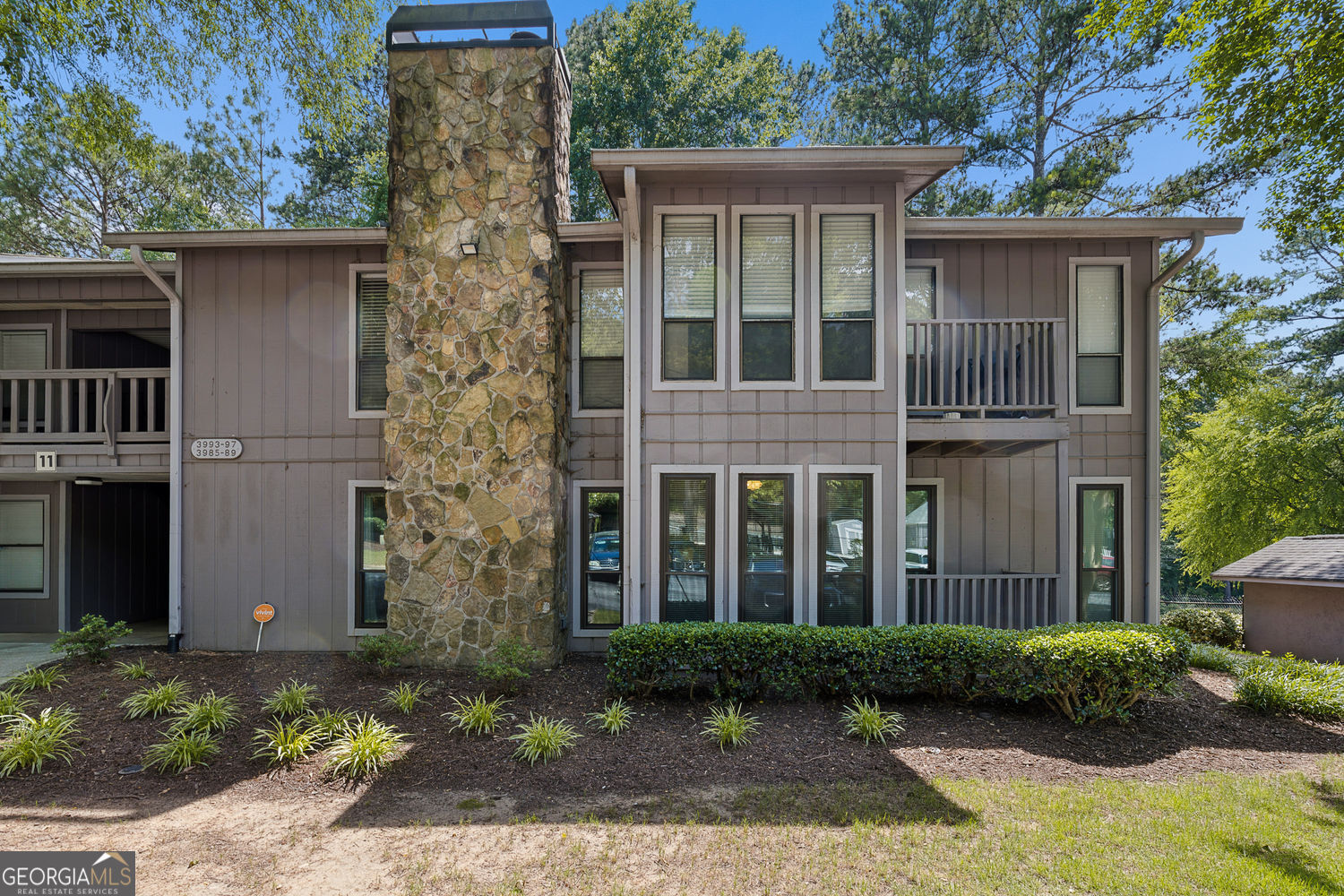 3985 Woodridge Way # 11