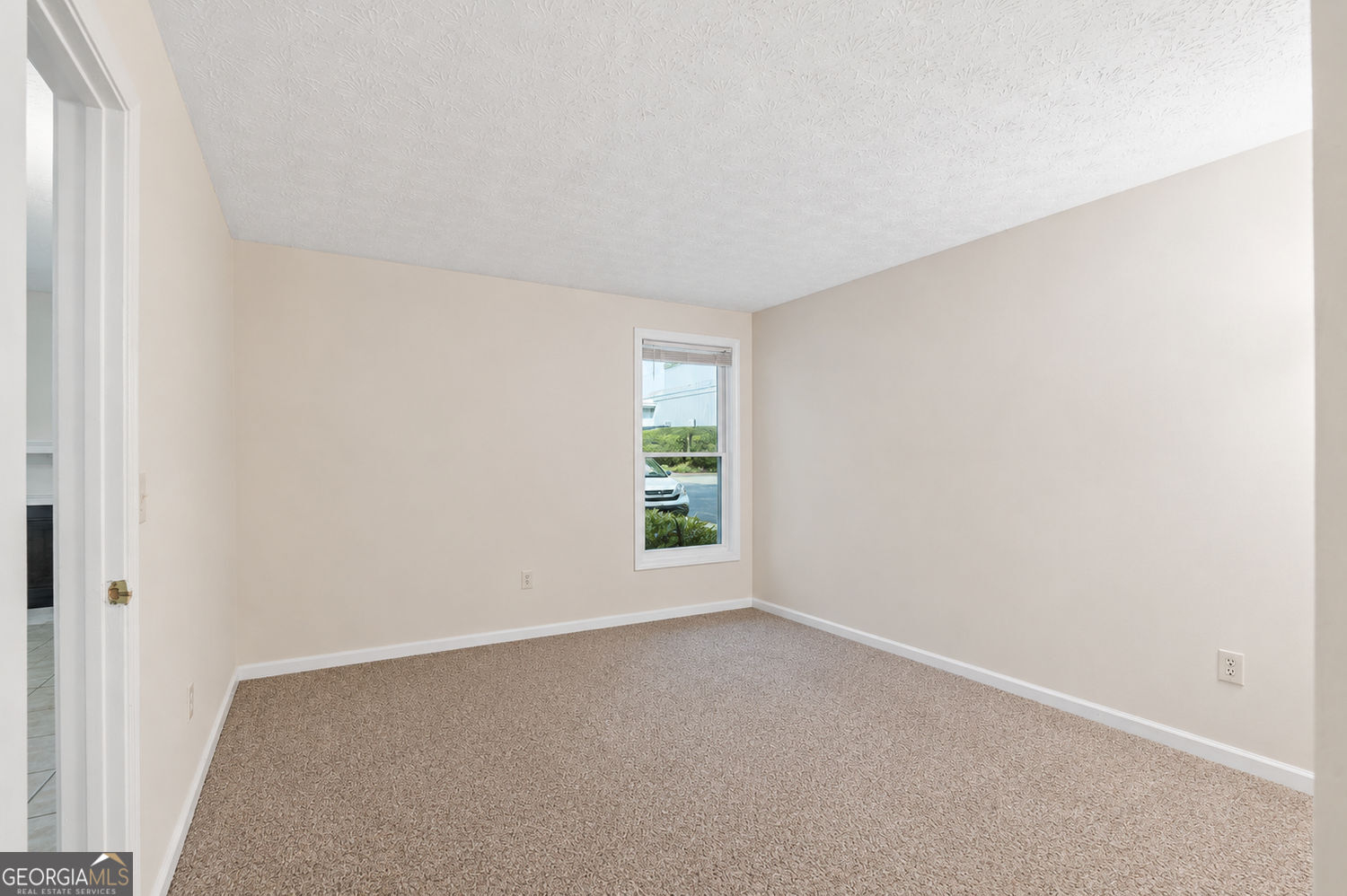 3985 Woodridge Way # 11 Property Photo 9