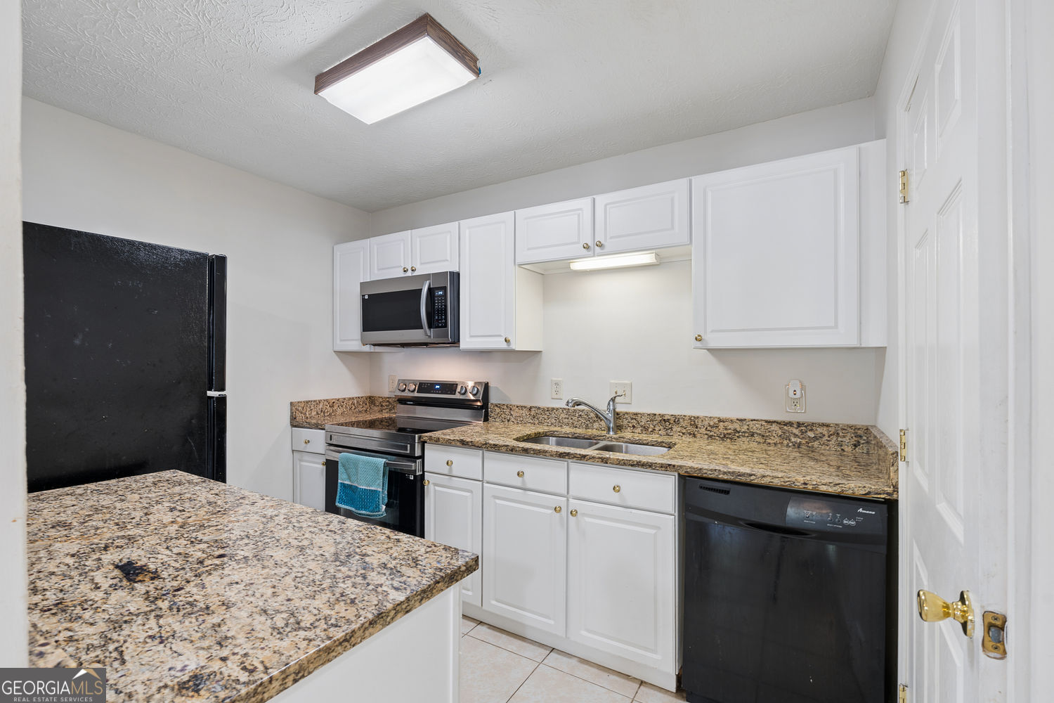 3985 Woodridge Way # 11 Property Photo 13