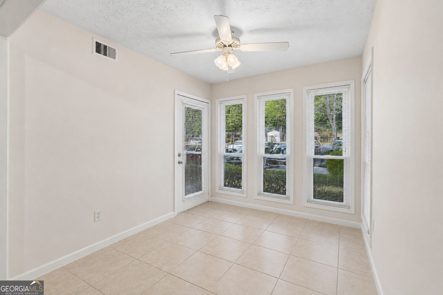 3985 Woodridge Way # 11 Property Photo 19