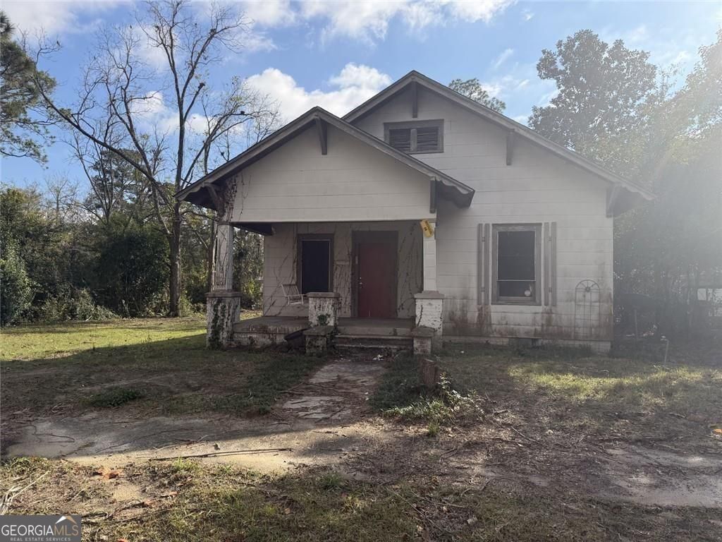 320 W Magnolia Street Property Photo 4