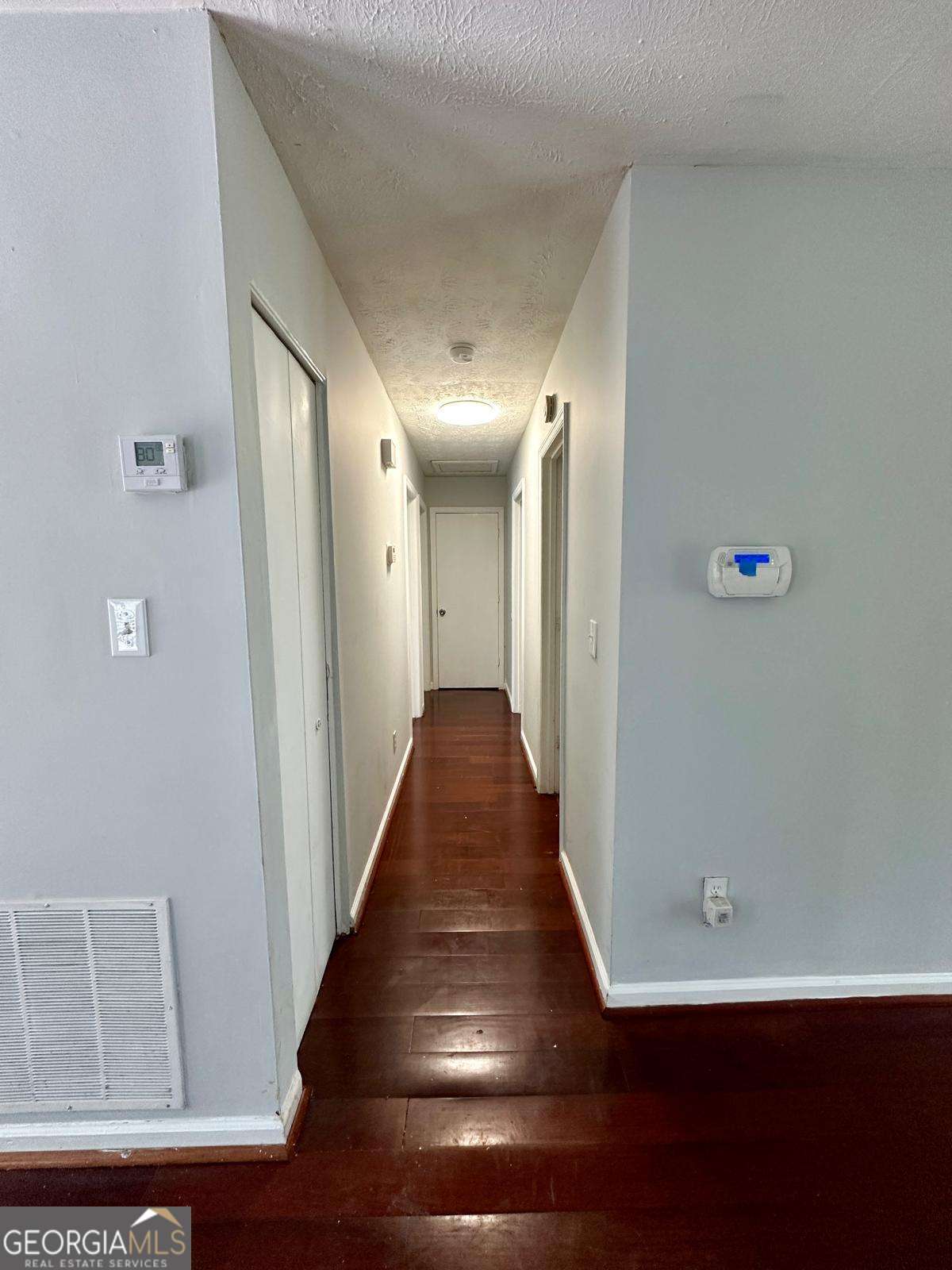 824 Greenhedge Drive Property Photo 10
