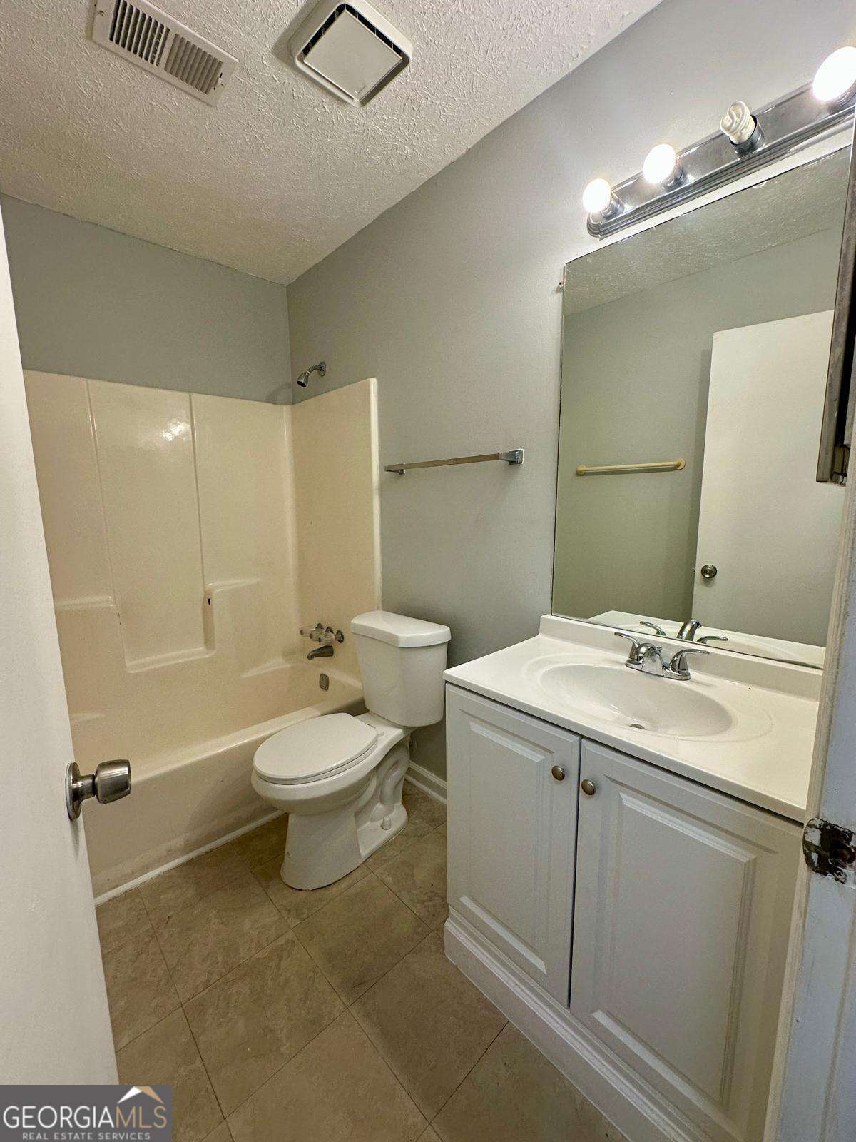 824 Greenhedge Drive Property Photo 11