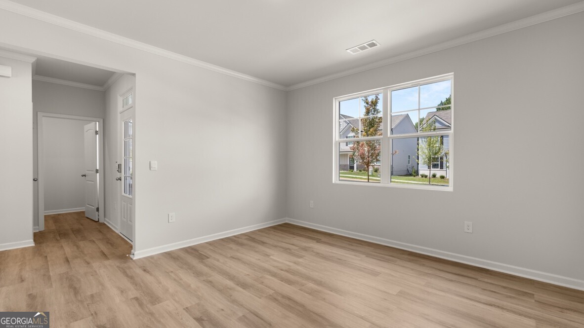 149 King Village Property Photo 4