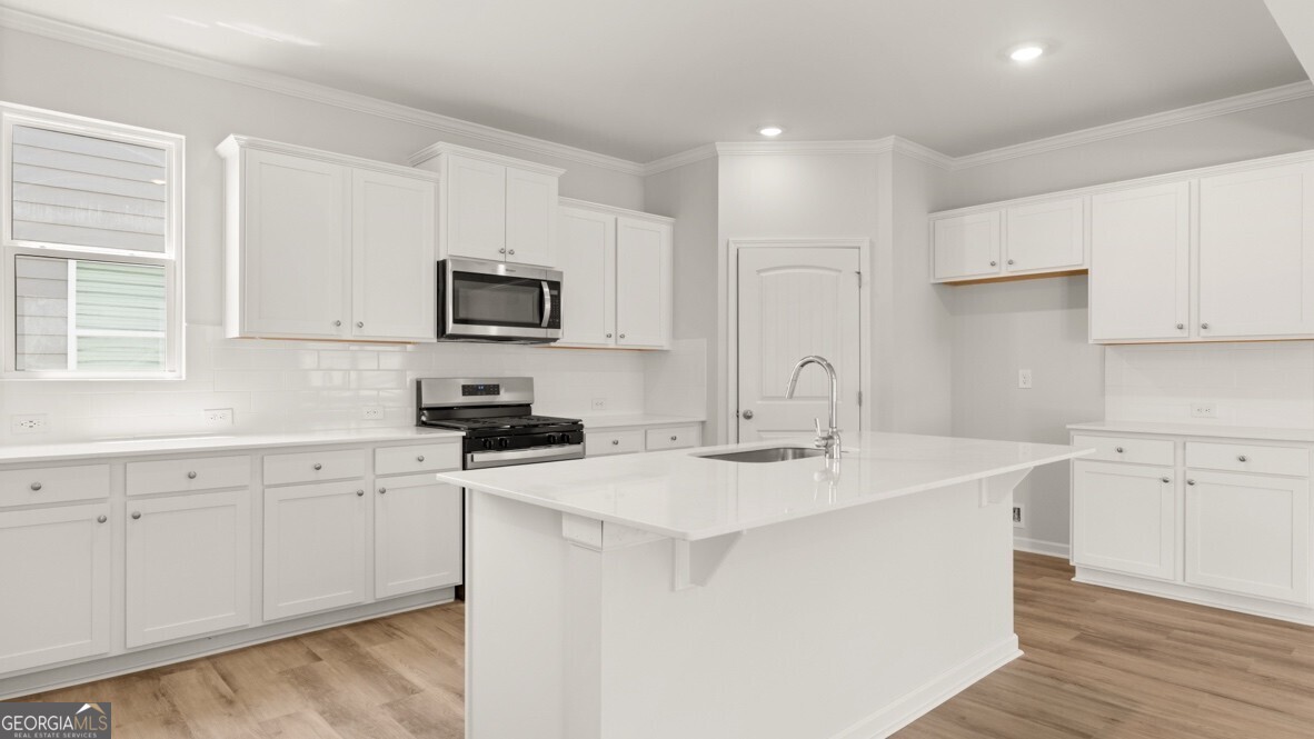 139 King Village Property Photo 7