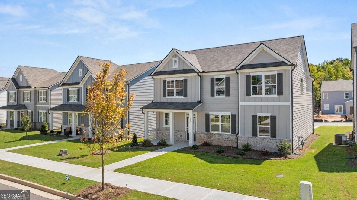 109 King Village Property Photo 2