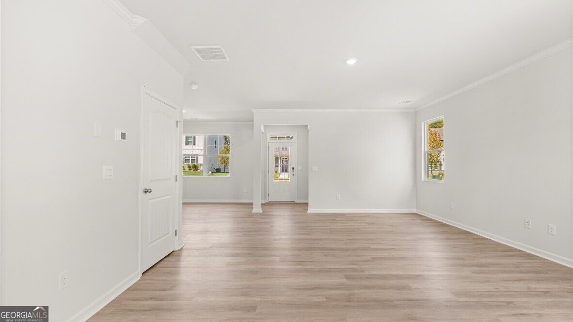 109 King Village Property Photo 7
