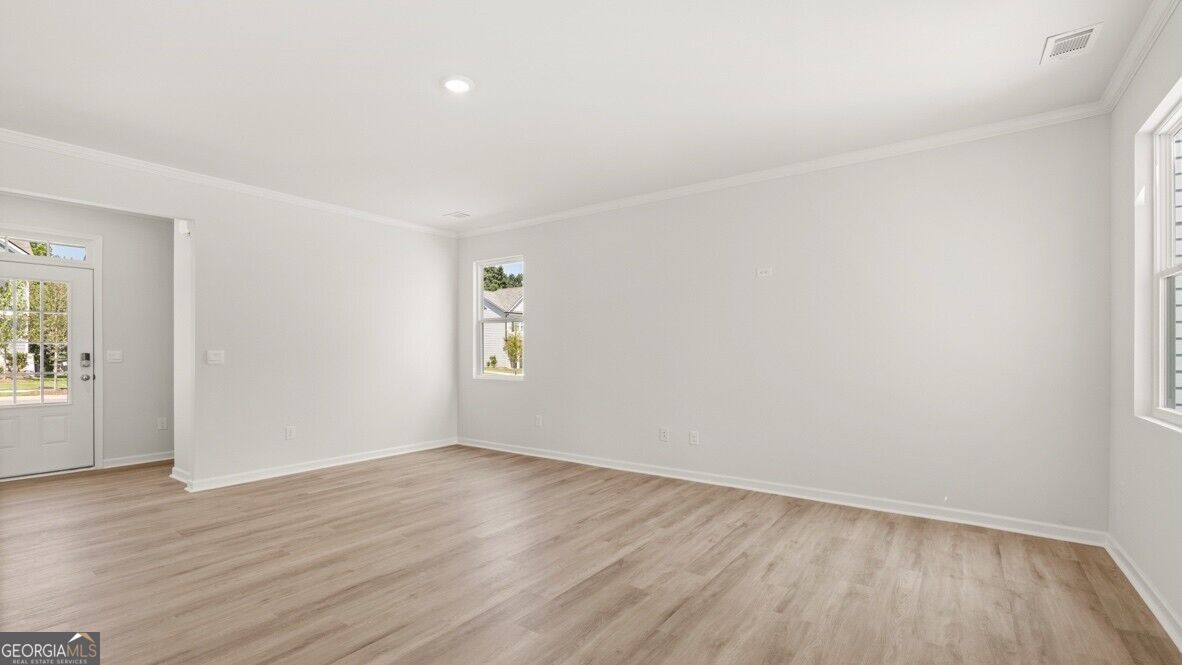 109 King Village Property Photo 8