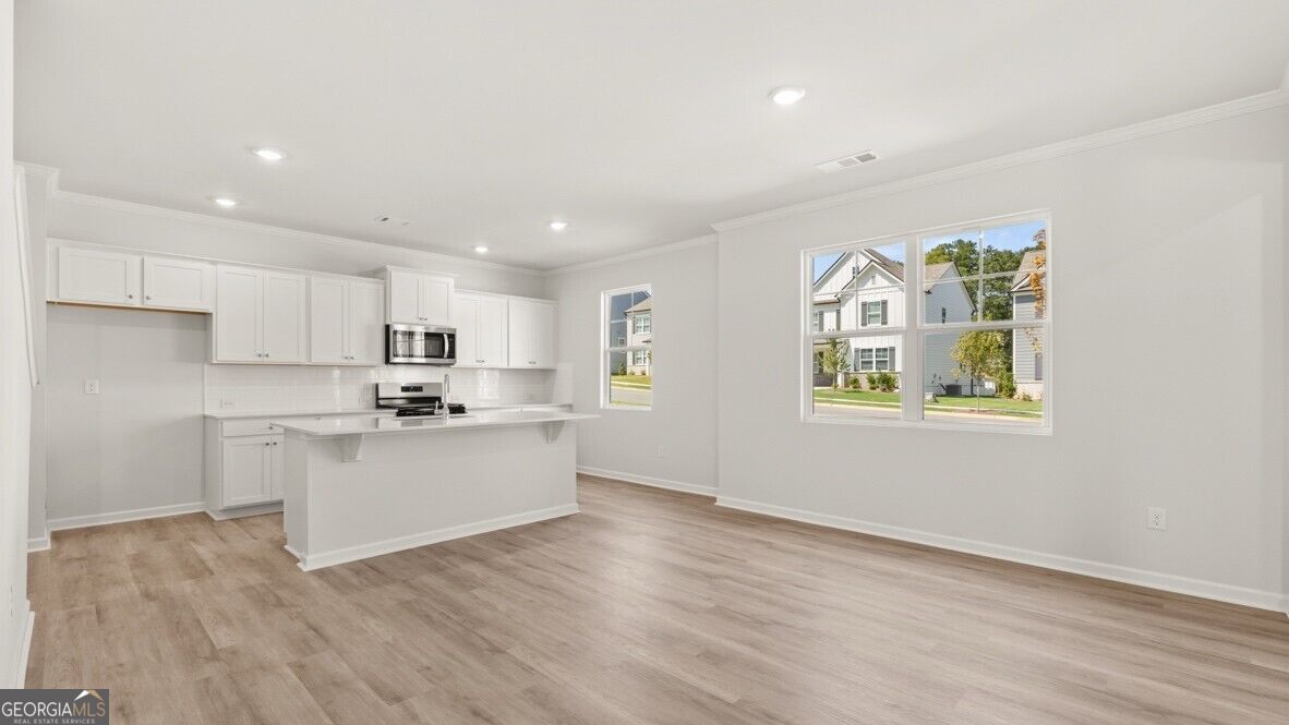 109 King Village Property Photo 11