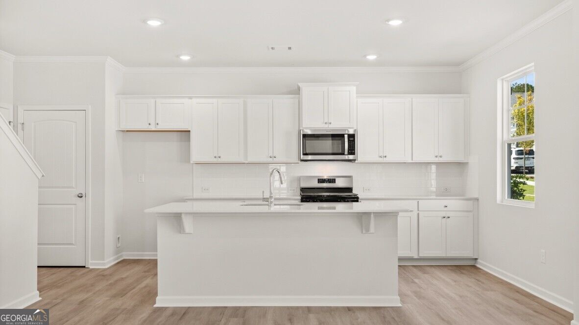 109 King Village Property Photo 12