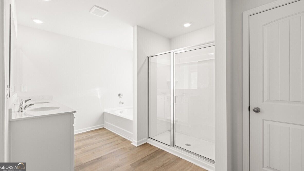 109 King Village Property Photo 21
