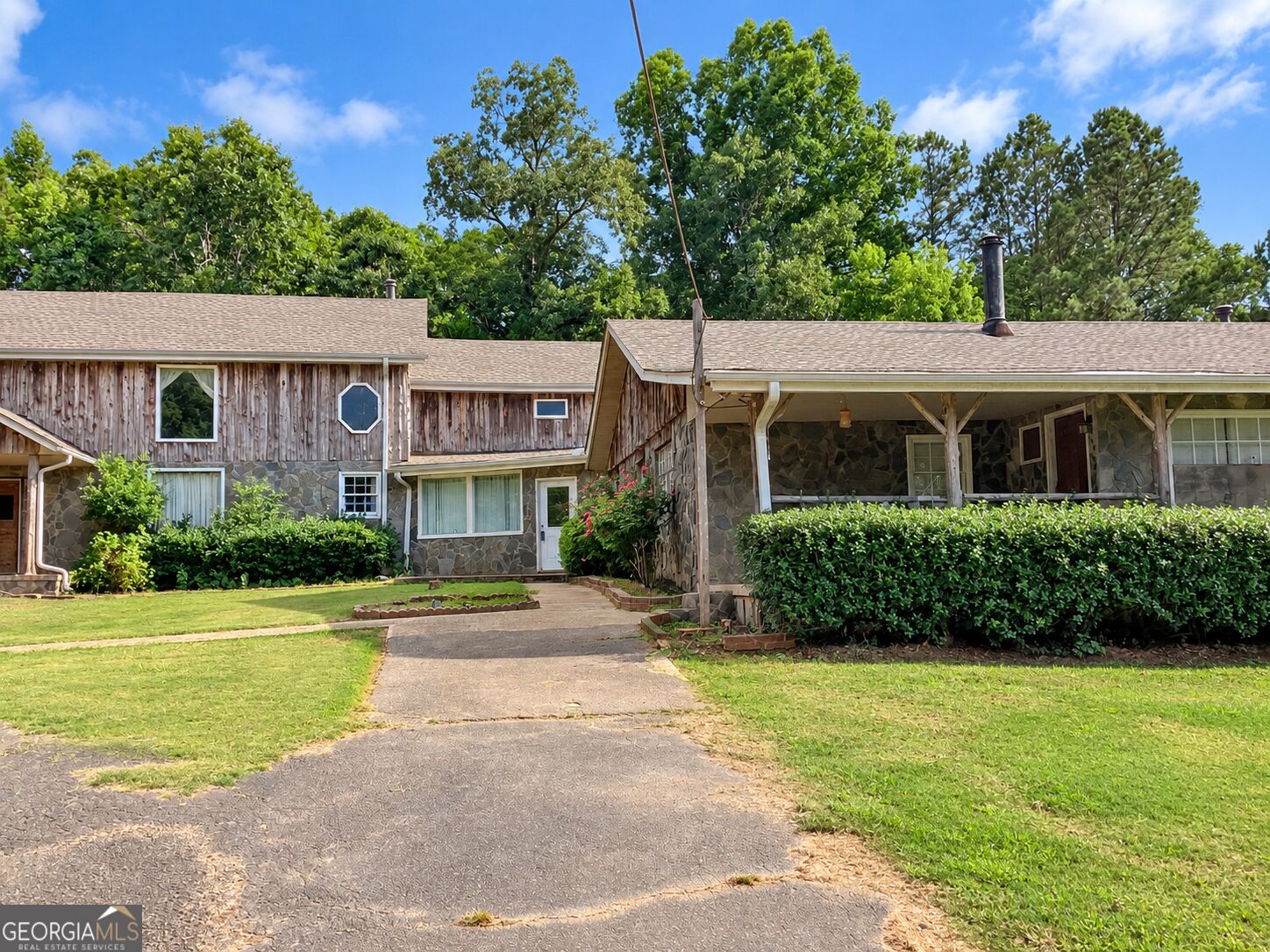 220 Ennis Road Property Photo 4