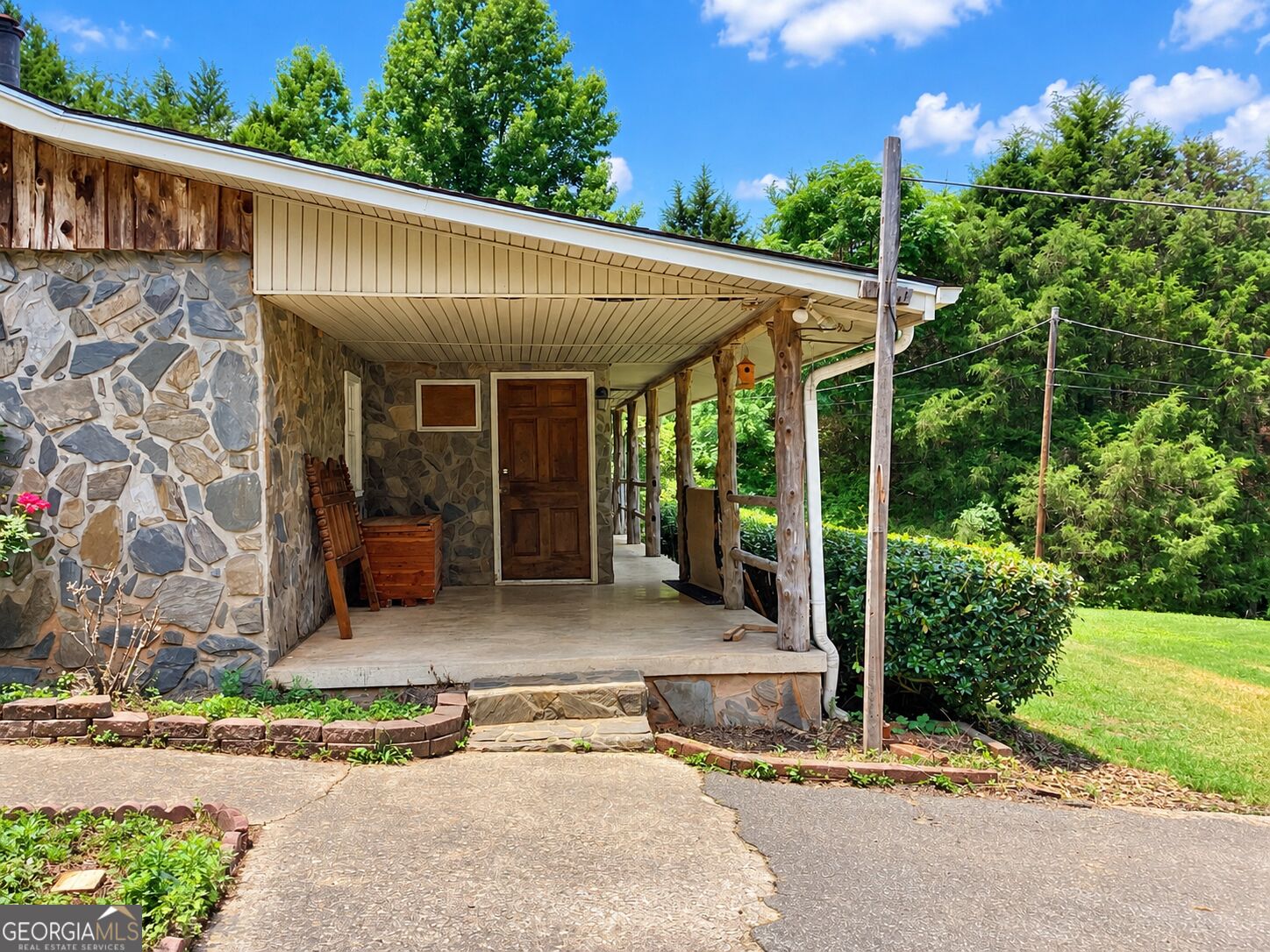 220 Ennis Road Property Photo 5